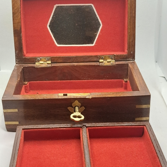 Vintage wood inlay jewellery box. - Picture 3 of 7